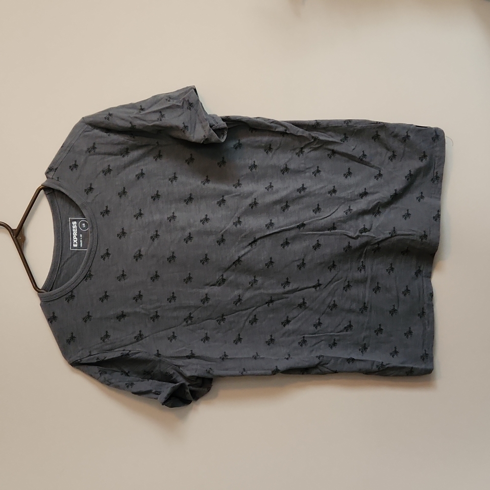 Express t shirt sz L